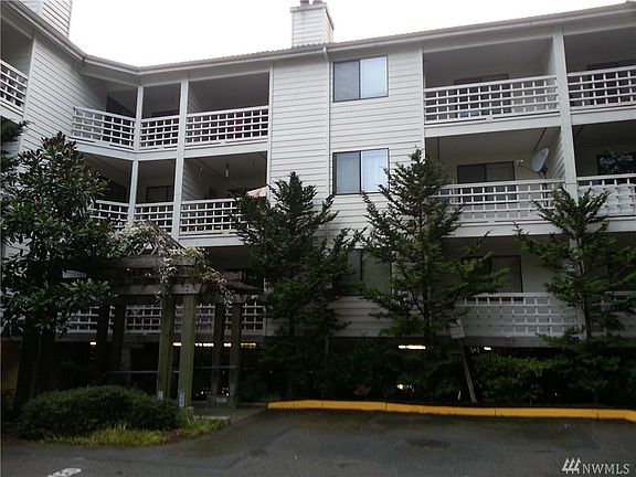 2nd image of 700 N 160th St APT A301