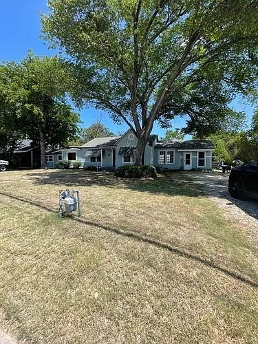 515 E Dallas Rd Photo 1