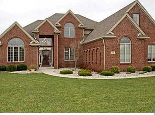 7861 Honeysuckle Ln, Maumee, OH