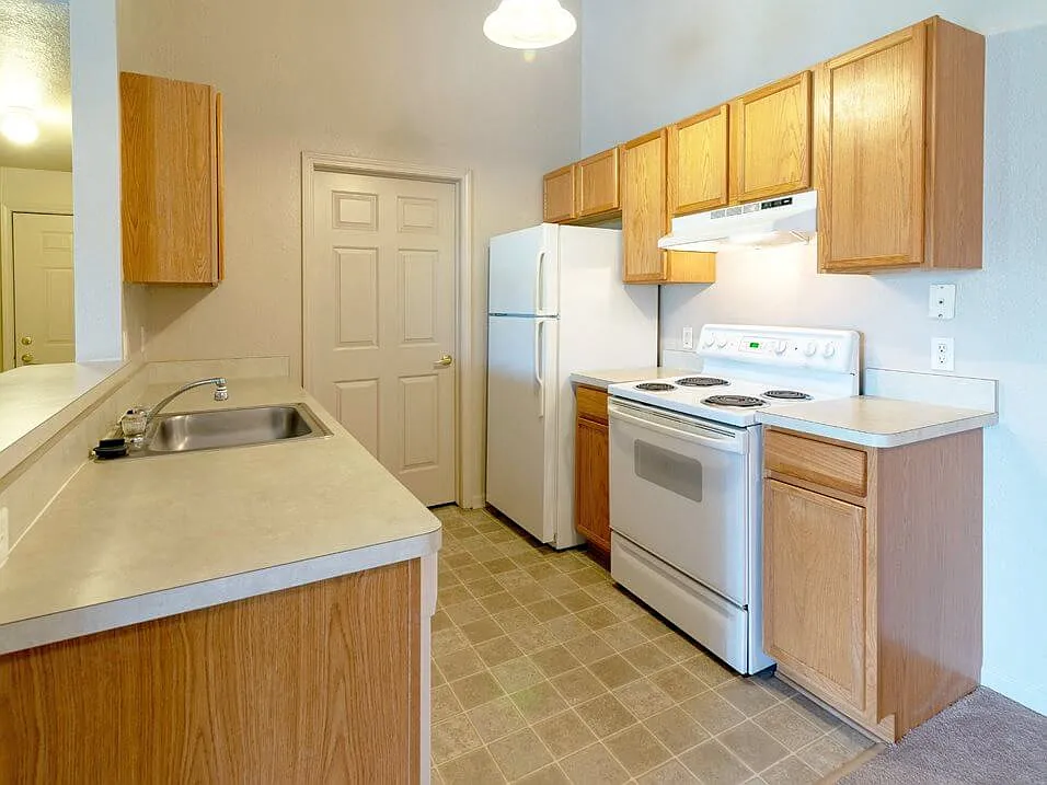 Chelsea Park Apartments — Photo 2