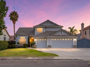 8409 Whitewater Dr, Bakersfield, CA 93312