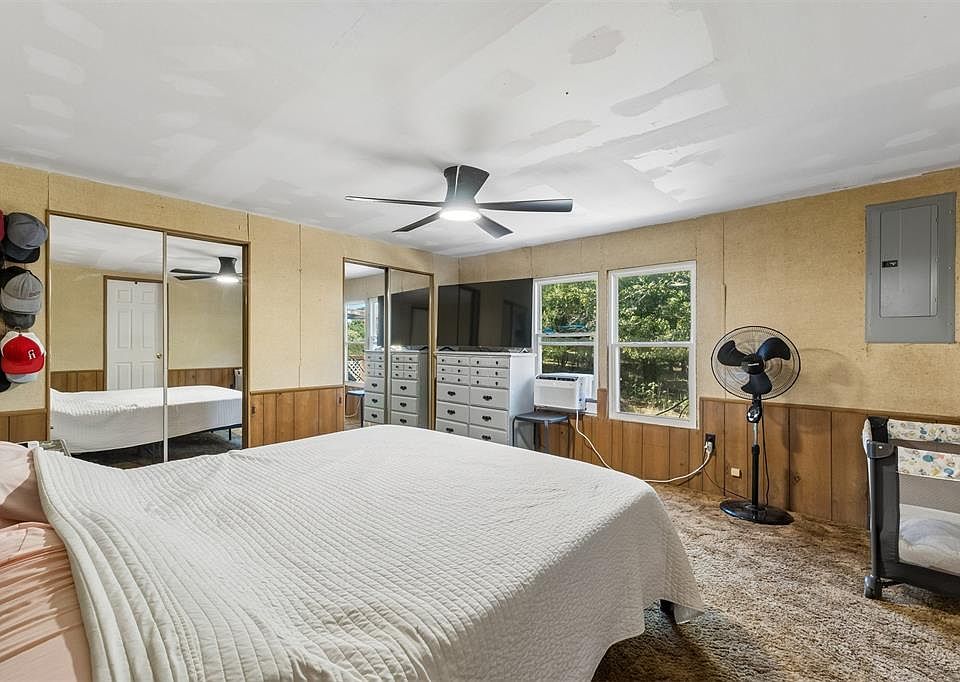 19th image of 19001 Rolling Oak Rd