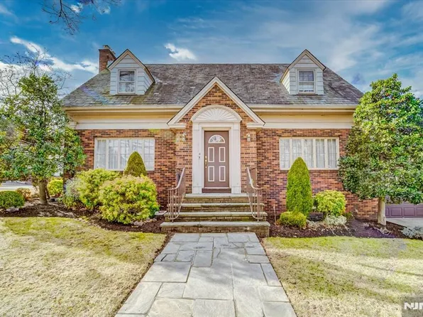 4 W Bennett Ave, Kearny, NJ 07032