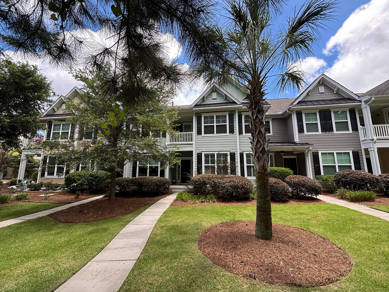 3 bed, 2.5 bath, 2100 sqft, $3,250 — Photo 3