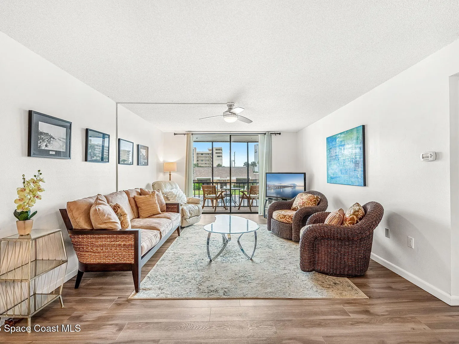 2 bed, 2.0 bath, 1131 sqft, $2,300 — Photo 4