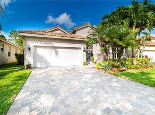 6815 SE Twin Oaks Cir, Stuart, FL 34997