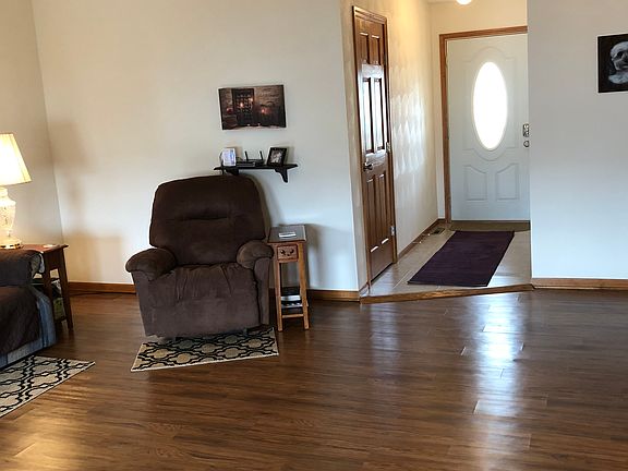 5th image of 3079 Warwickshire Dr