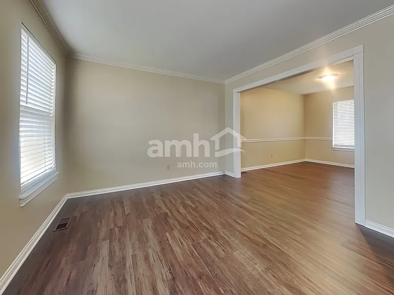 8420 Stratford Ct — Photo 5