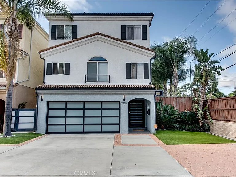 7330 De Soto Ave — Photo 4