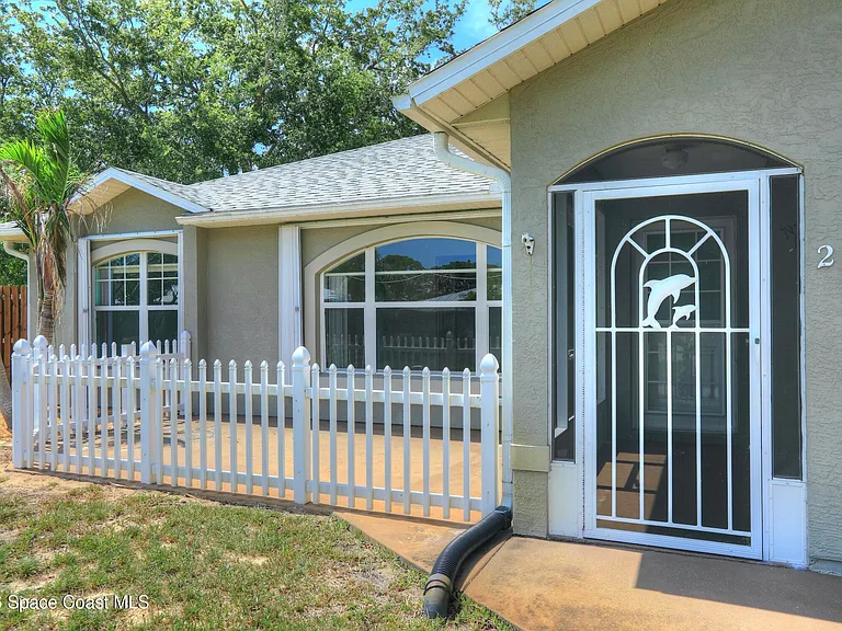 243 Dickens Ave — Photo 3