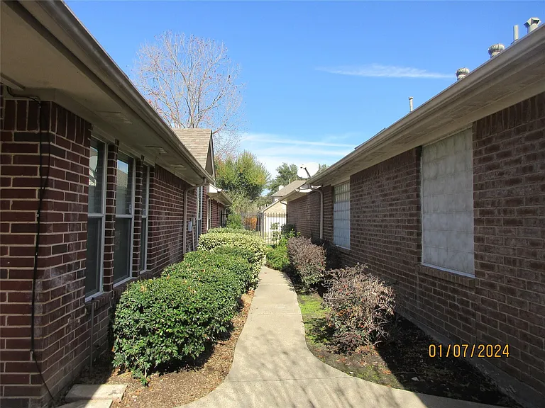 1110 Parkhaven Ln — Photo 24