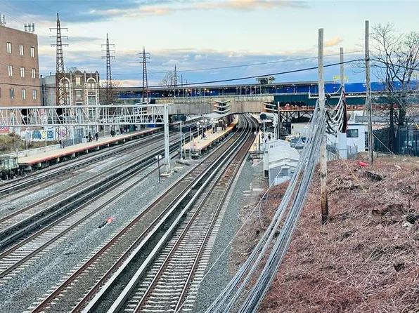 64-09 Woodside Avenue image 14 of 17