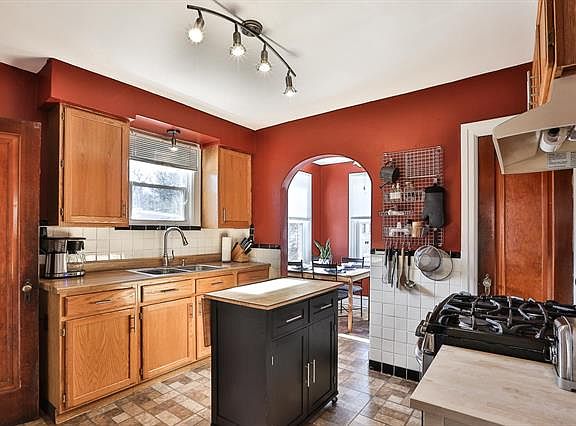 5th image of 9309 Niles Pl