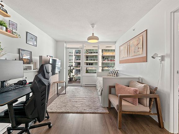 3rd image of 988 Quayside Dr #1906