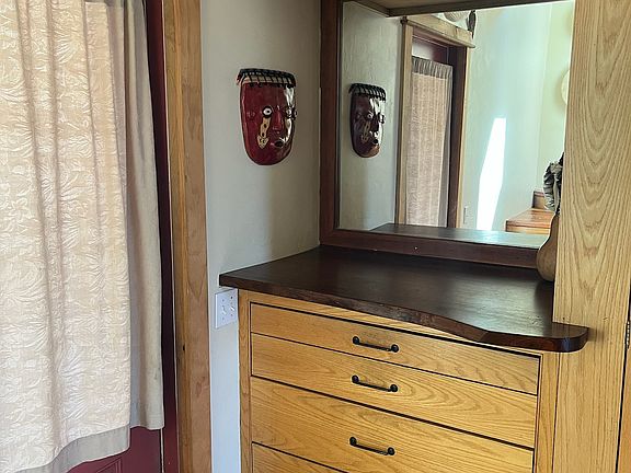 Entryway custom cabinets