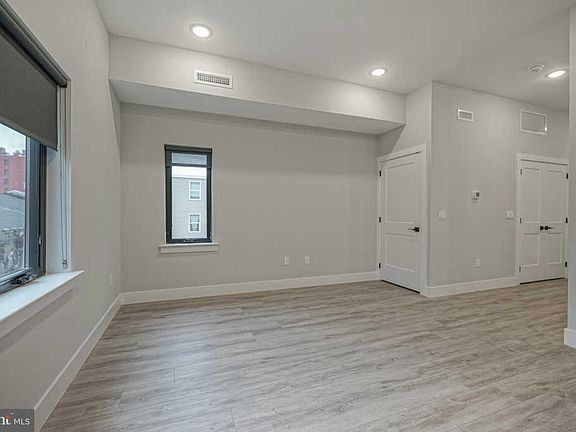 3rd image of 845 N 15th St #E