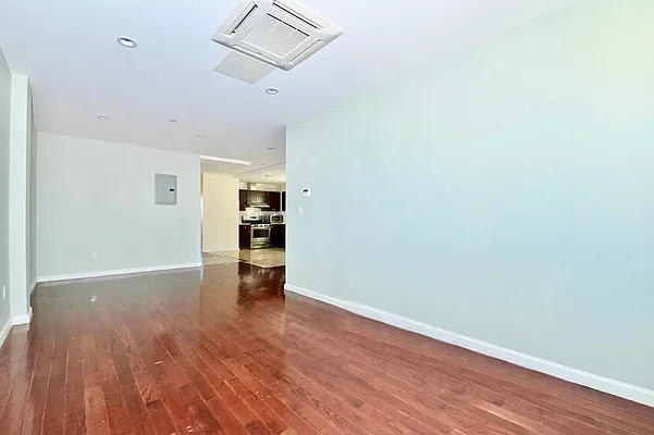 Sold by Amorelli Realty | media 29