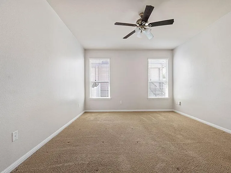 711 Katmai Cir — Photo 20
