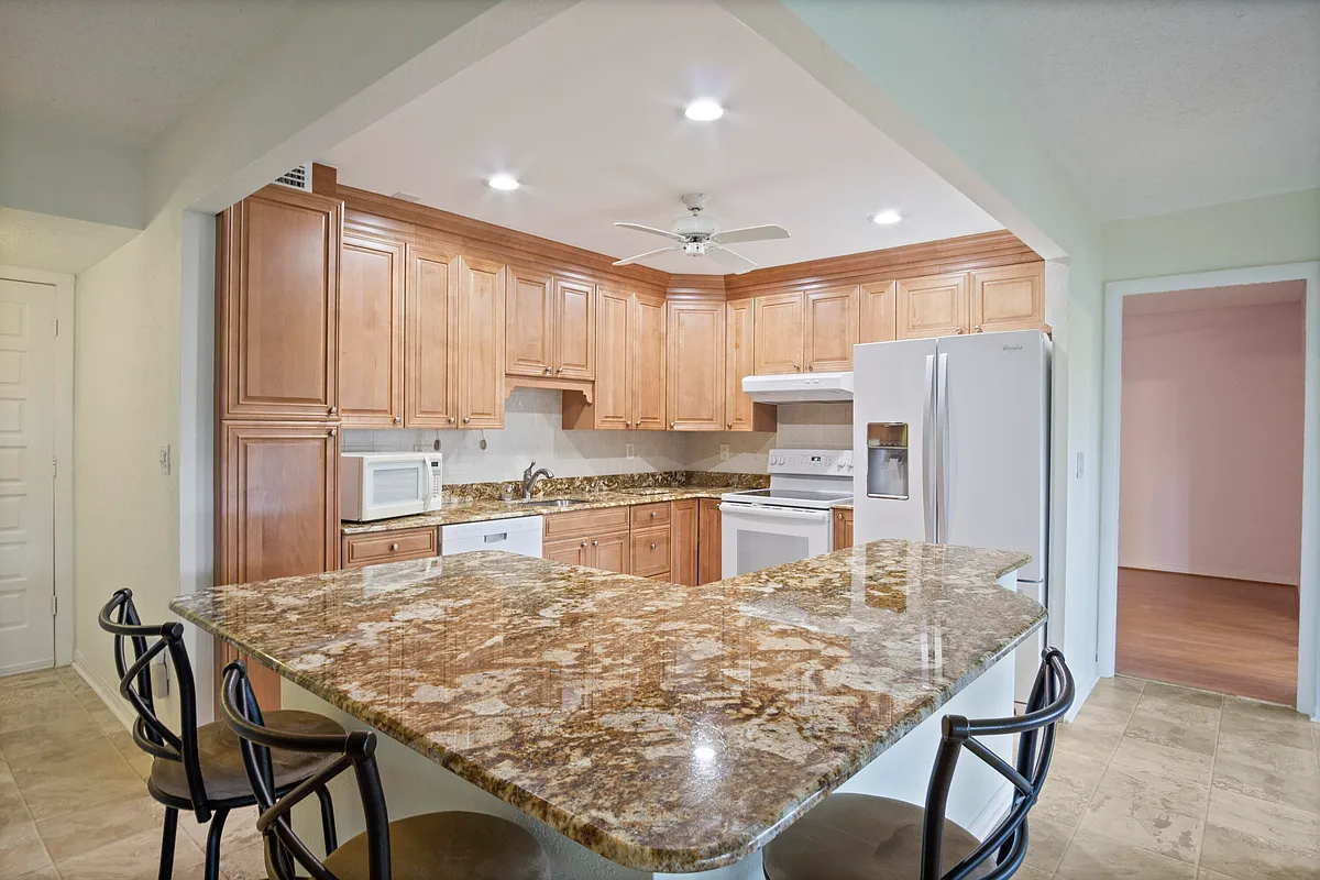 Building Photo - 1800 SE Saint Lucie Blvd #9-204