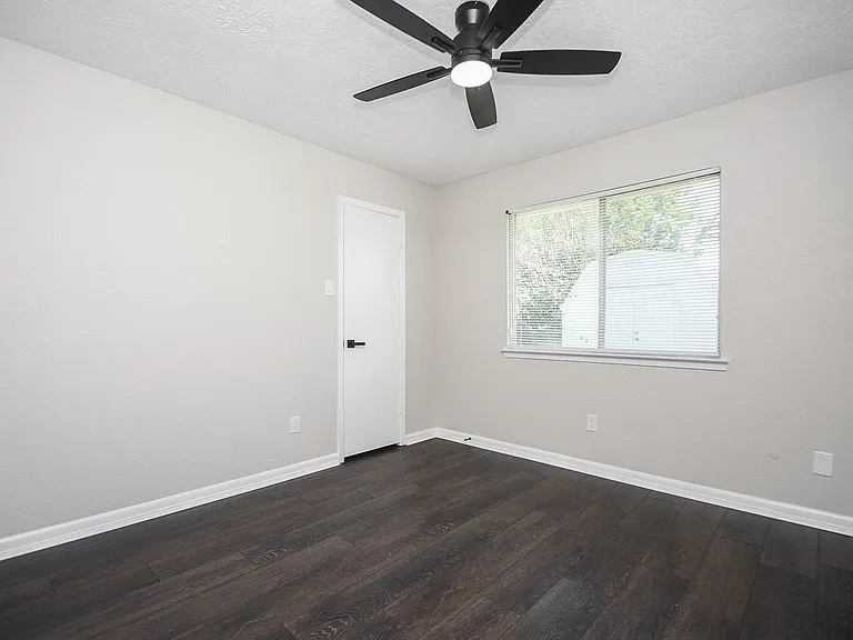 6906 Grant Dr — Photo 26