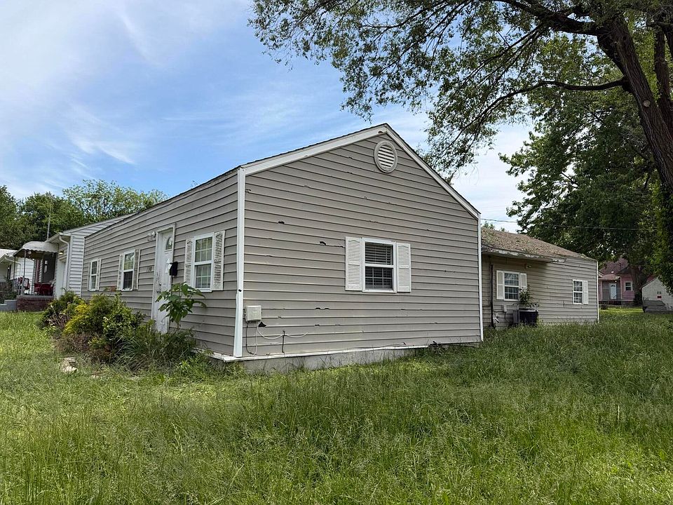 2nd image of 1330 W Thoman Street