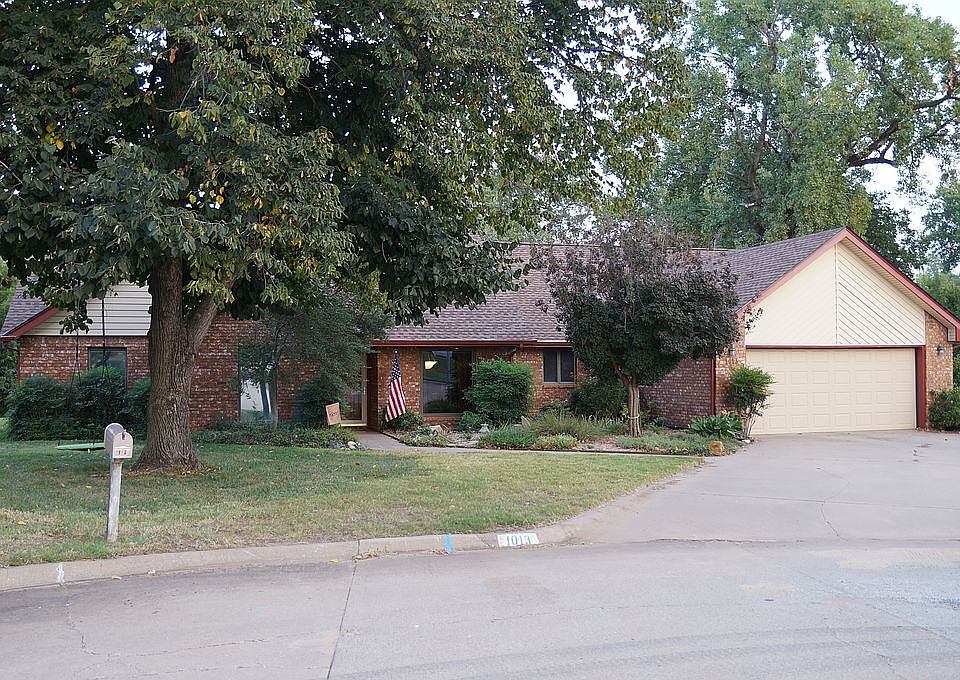 1st image of 1013 Elmwood Cir