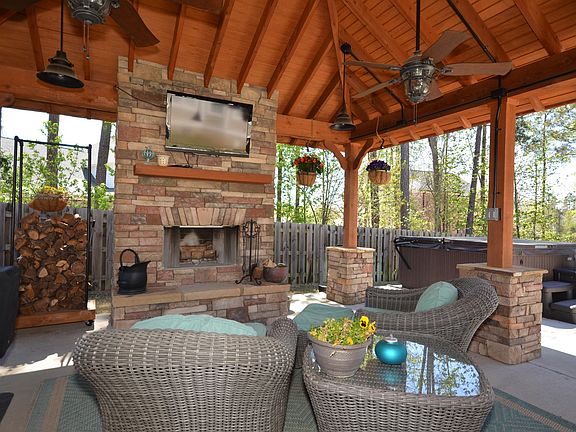 2nd image of 2112 Fothergill Dr