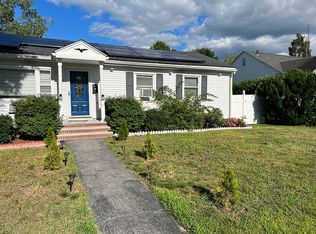 48 Coolidge St, Methuen, MA 01844