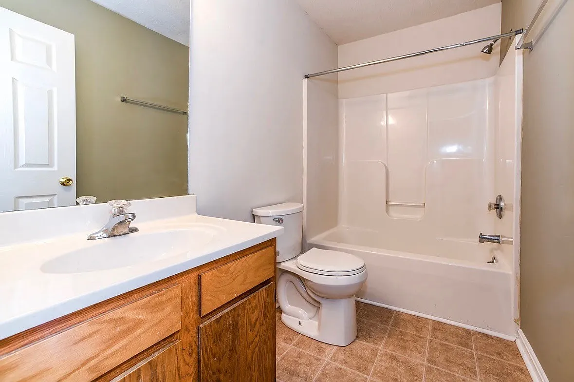 Cardinal Creek Apartments — Photo 3
