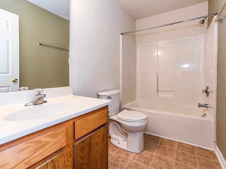 Cardinal Creek Apartments — Photo 4