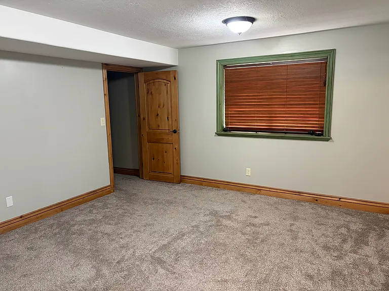 1301 E 575 N — Photo 9