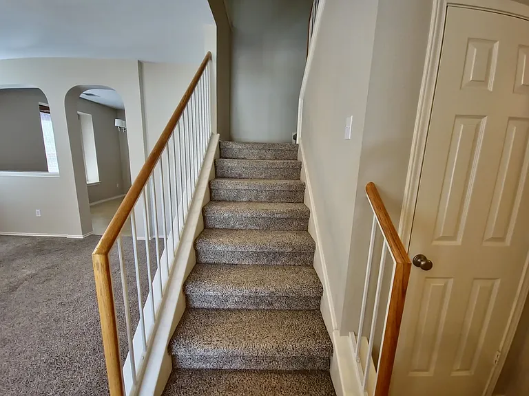 5661 Hartson — Photo 20
