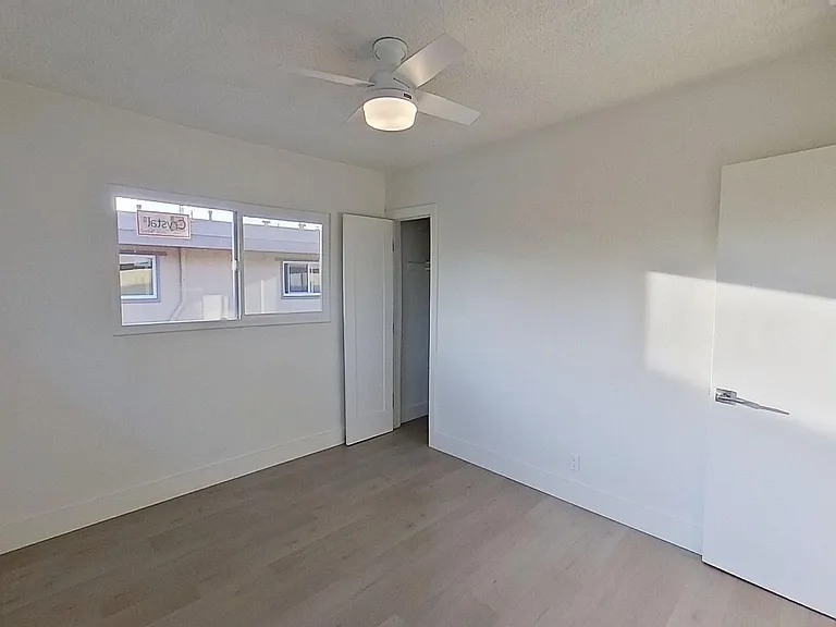 437-443 W Valencia Dr — Photo 14