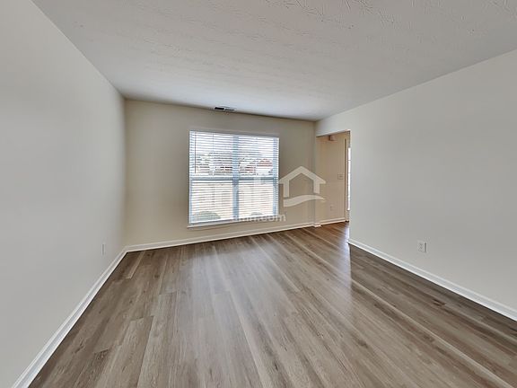 4th image of 1697 Bennett Dr