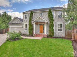 1044 SE Baywood Ct, Bend, OR 97702