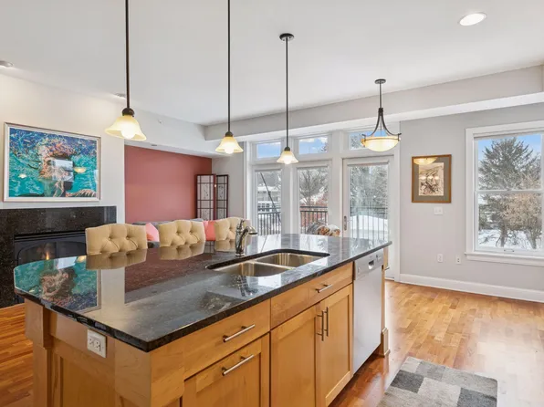 1060 Grand Ave Unit 204, Saint Paul, MN 55105