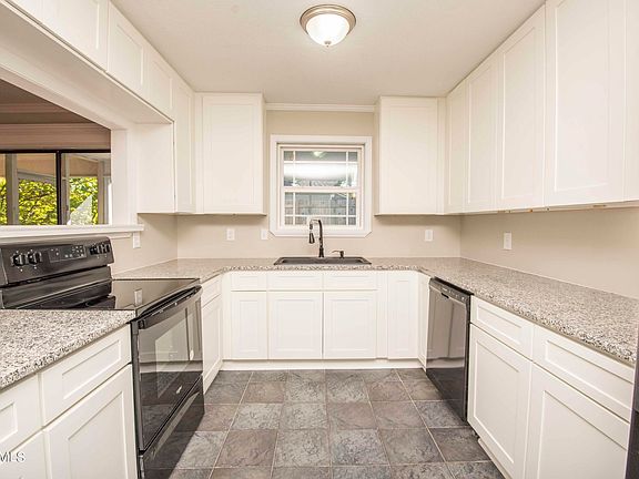 5th image of 1009 Windridge Dr