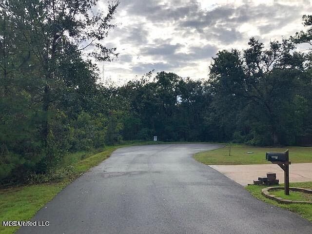 2nd image of Redwood Ln Lot 19