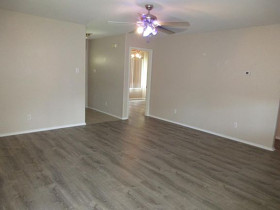 2nd image of 1610 Windy Oaks Dr