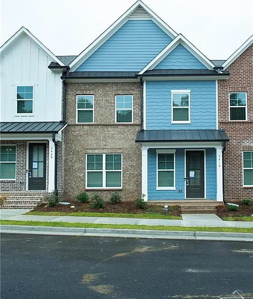 3 bed, 2.5 bath, 2100 sqft, $2,100 — Photo 1