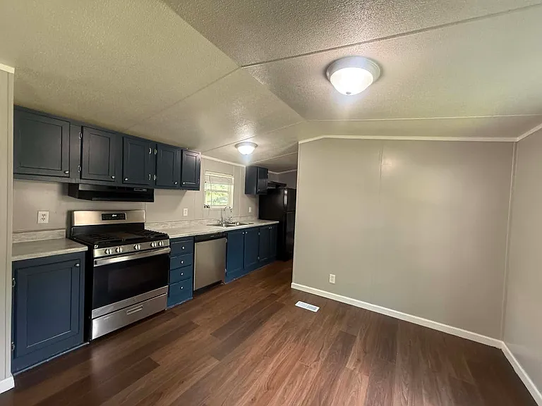 Lincoln Place — Photo 17