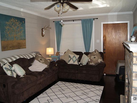 3rd image of 707 Hinke Dr