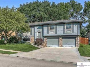 12134 Wirt St, Omaha, NE 68164