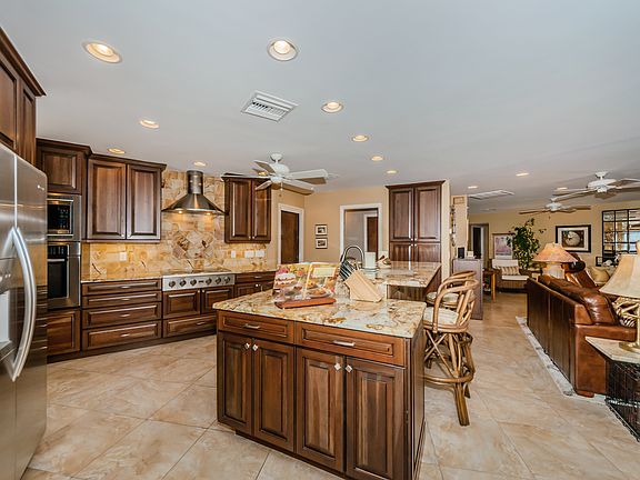 4th image of 3124 Swan Ln