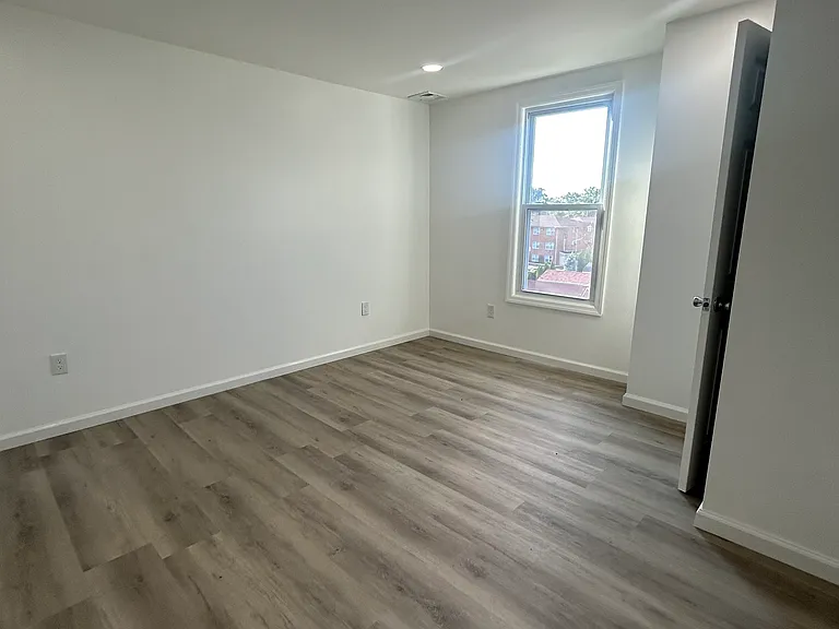 120 Bridge St #2 — Photo 8