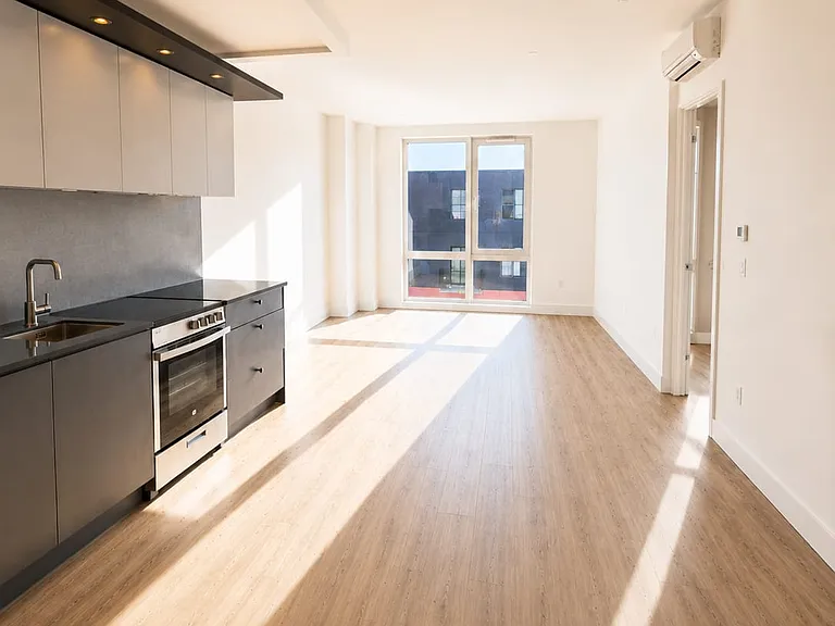 2175 Bergen St #5C — Photo 2