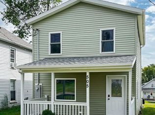 505 E Des Moines St, Brooklyn, IA 52211