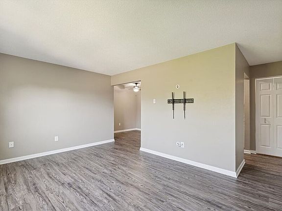 5th image of 4101 Harvest Ln #10