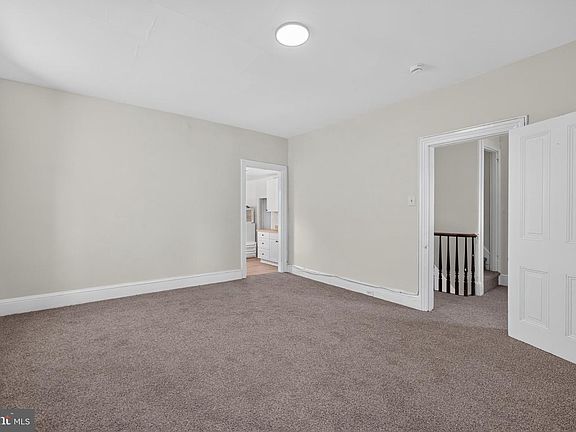 3rd image of 114 Walnut St