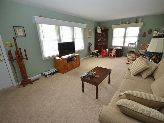 3rd image of 1302 11th E